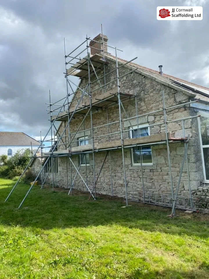 Independent scaffold hired and erected on a Cornish house